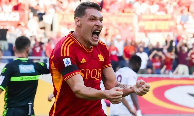 不知火舞被三个小男孩